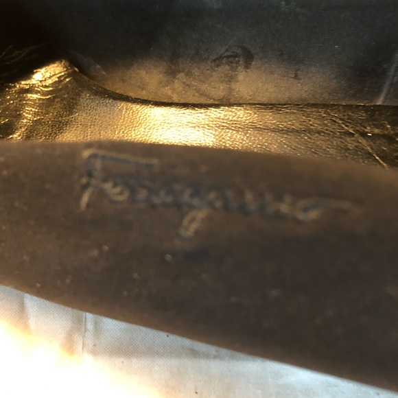 Gorgeous Ferragamo Black Pointy Toed Flats - Picture 5 of 6